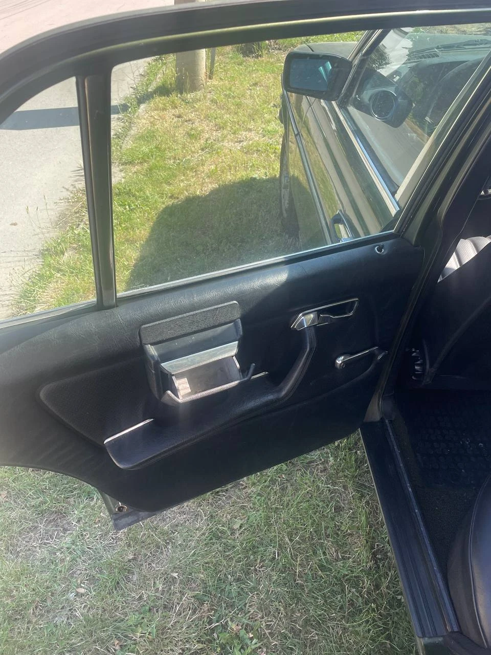 Mercedes-Benz 123 300 D, снимка 13 - Автомобили и джипове - 54193892