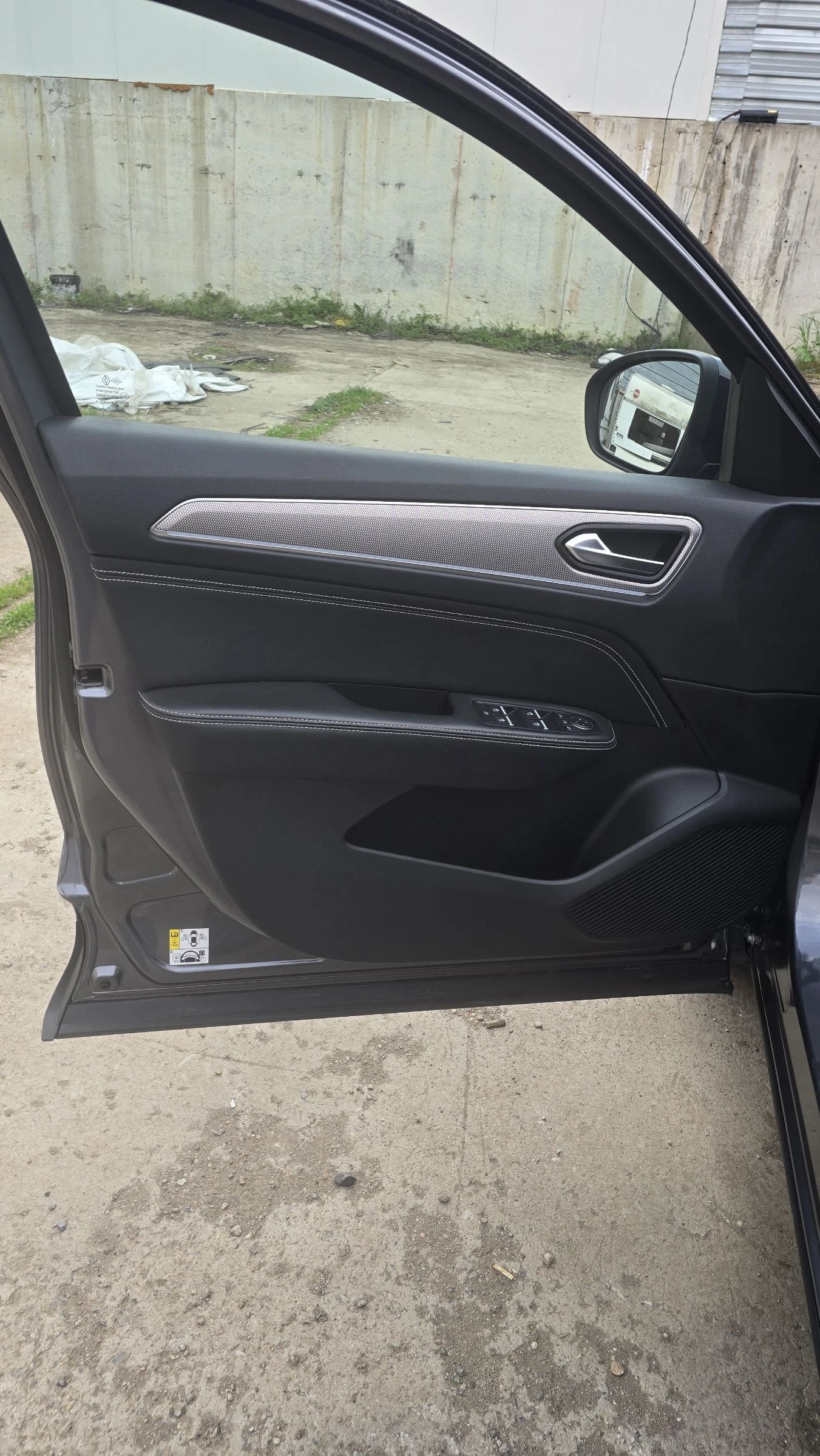 Renault Arkana 1.6i хибрид 29000км от представител , снимка 7 - Автомобили и джипове - 54258286