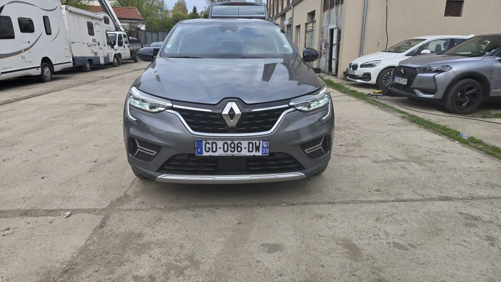 Renault Arkana 1.6i хибрид 29000км от представител
