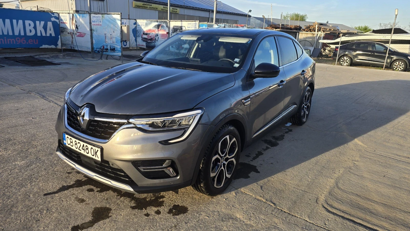 Renault Arkana 1.6i хибрид 29000км от представител 