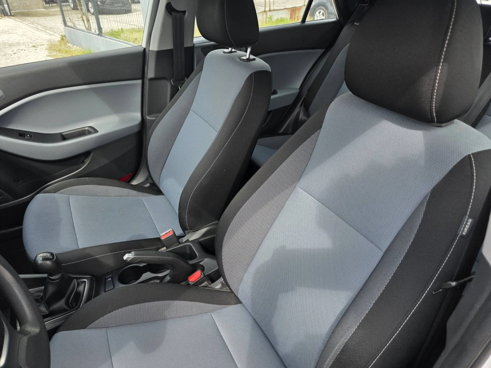 Hyundai I20 1.2, снимка 13 - Автомобили и джипове - 54280214