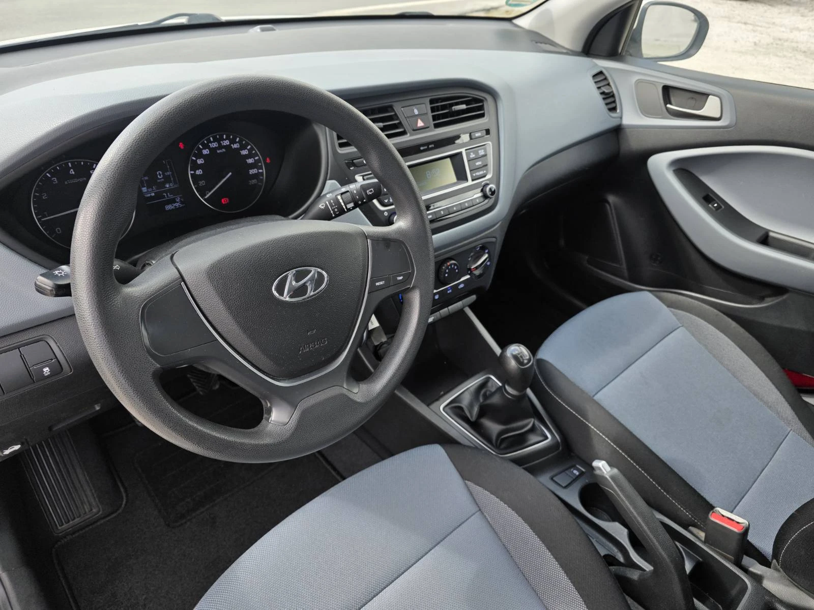 Hyundai I20 1.2, снимка 12 - Автомобили и джипове - 54280214