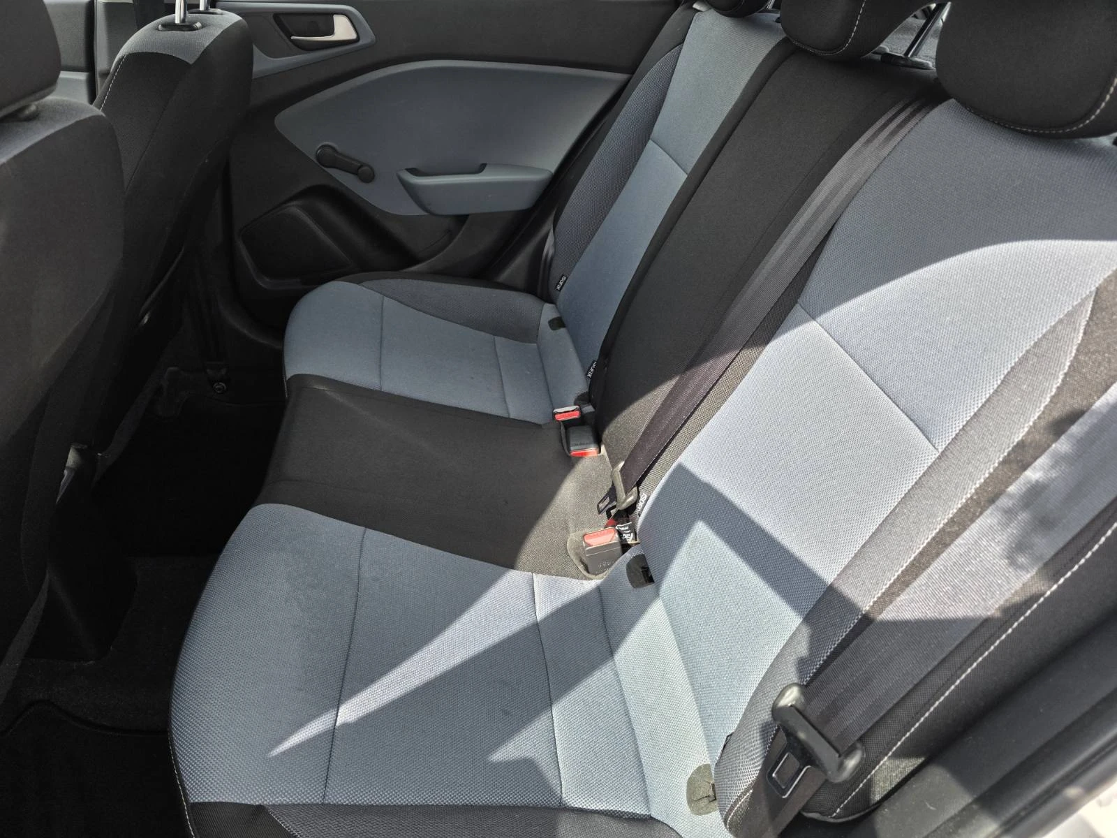 Hyundai I20 1.2, снимка 16 - Автомобили и джипове - 54280214