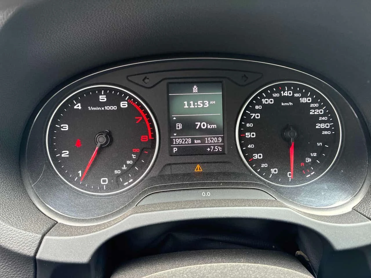 Audi A3 * 2.0T Progressiv* PANO* KEYLESS* ПОДГРЕВ* , снимка 8 - Автомобили и джипове - 54347128