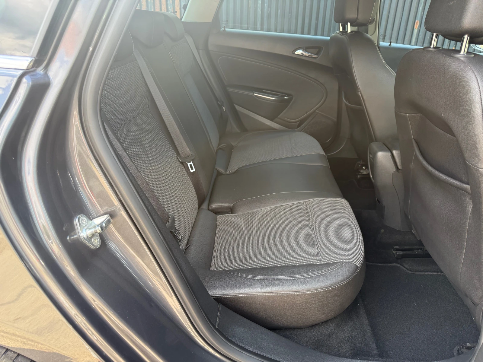 Opel Astra 1.7CDTI COSMO, снимка 9 - Автомобили и джипове - 54413718