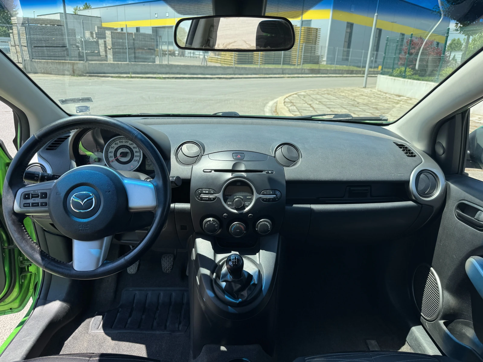 Mazda 2 1.3i-верига, снимка 7 - Автомобили и джипове - 54457946