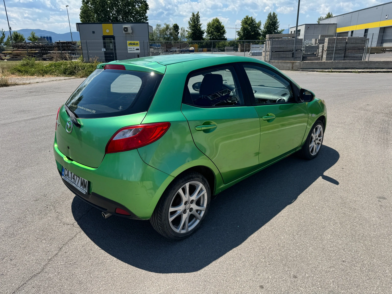 Mazda 2 1.3i-верига, снимка 3 - Автомобили и джипове - 54457946
