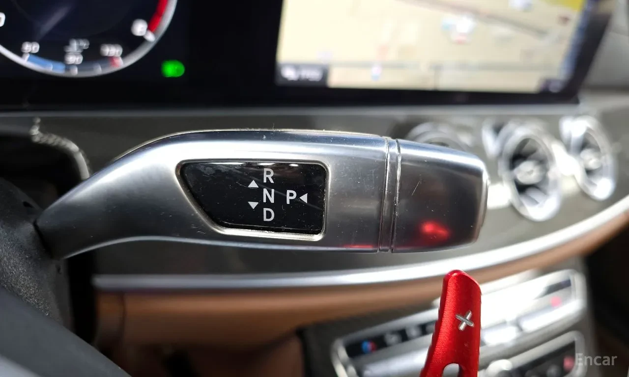 Mercedes-Benz E 400 4MATIC , снимка 7 - Автомобили и джипове - 54765658