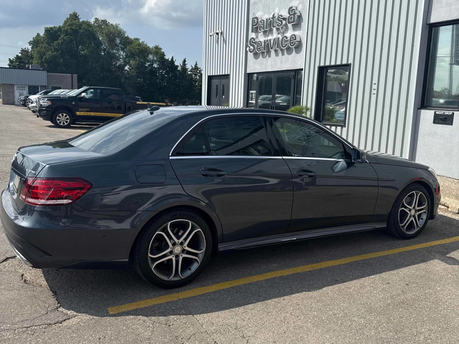 Mercedes-Benz E 250 ПОДГРЕВ* ШИБИДАХ* CARFAX , снимка 3 - Автомобили и джипове - 55191358