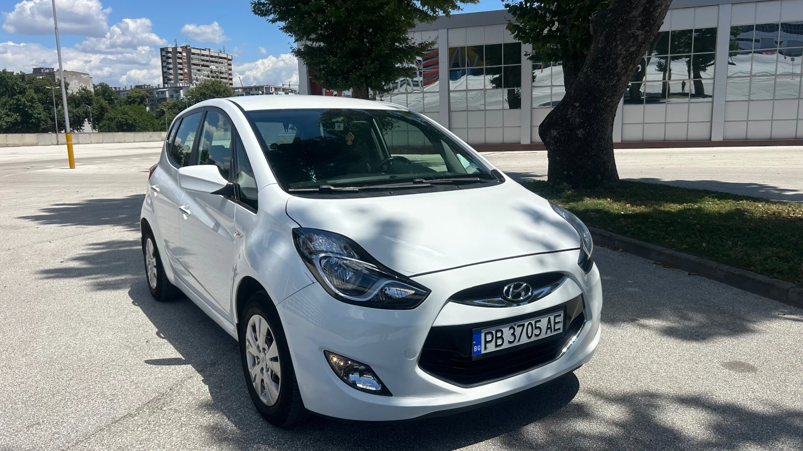 Hyundai Ix20 ГАЗ / БЕНЗИН 1.4i LPG 90к.с, снимка 2 - Автомобили и джипове - 55232253