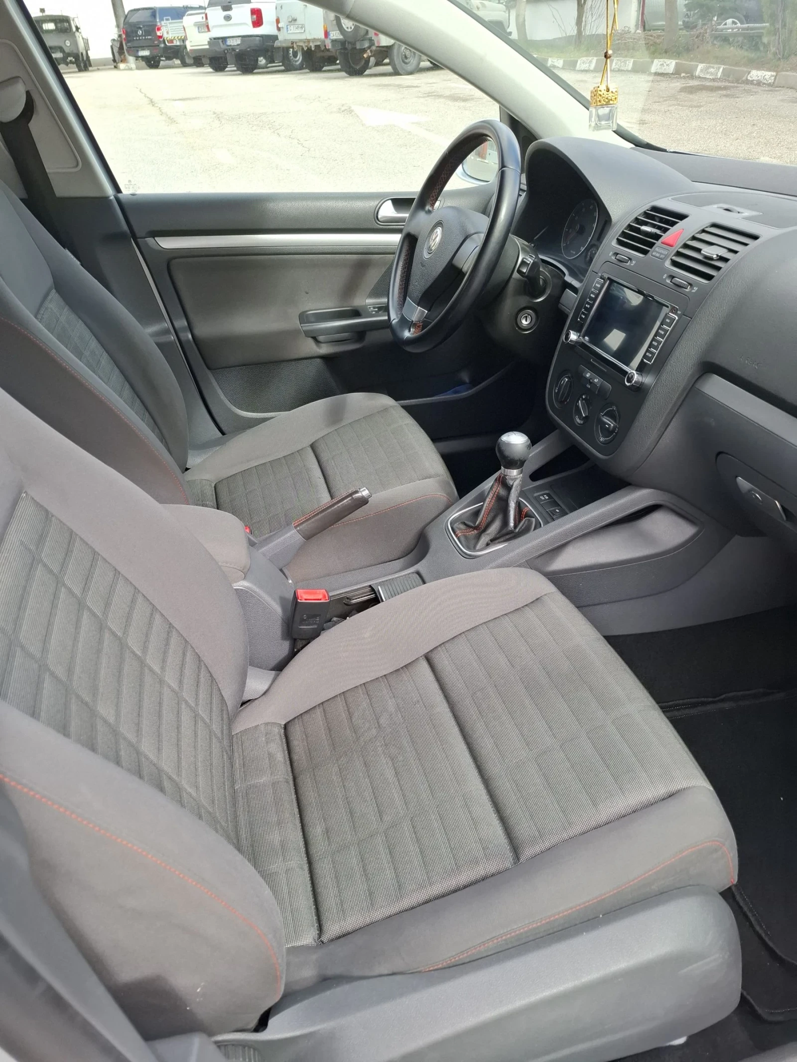 VW Golf 1.6 BIFUEL LPG, снимка 9 - Автомобили и джипове - 55248358