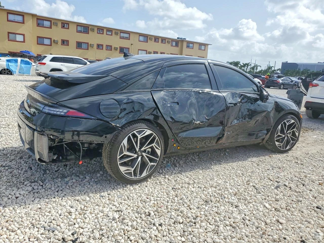 Hyundai Ioniq 6 Limited, снимка 3 - Автомобили и джипове - 55744342