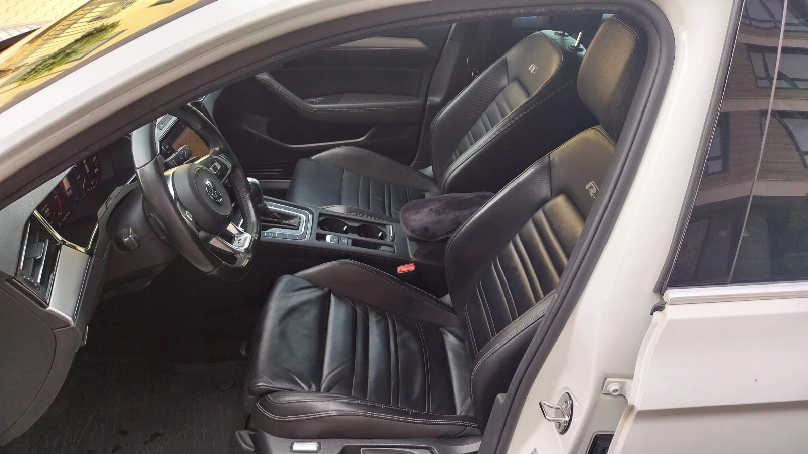 VW Passat 2.0TDI/R-Line, снимка 10 - Автомобили и джипове - 55897046