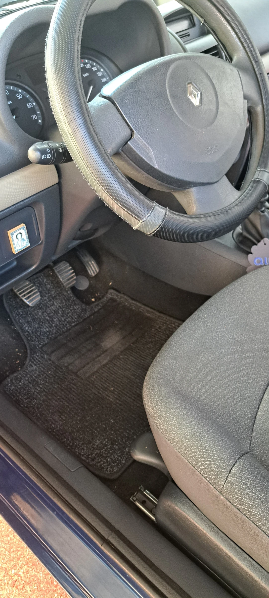 Renault Clio 1.2, снимка 9 - Автомобили и джипове - 56040887