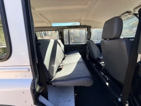 Land Rover Defender 110* Td5* ДДС* 9-местен* Регистриран* , снимка 9