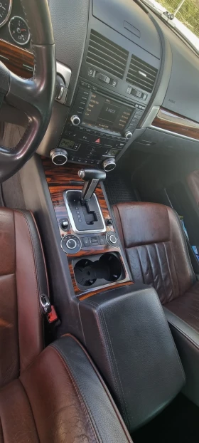 VW Touareg 3.0-TDI-INDIVIDUAL-FULL ЕКСТРИ, снимка 10