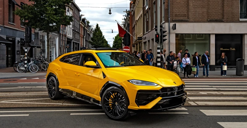 Lamborghini Urus SE 4.0 V8 Plug-in Hybrid 4WD, снимка 2 - Автомобили и джипове - 51456306