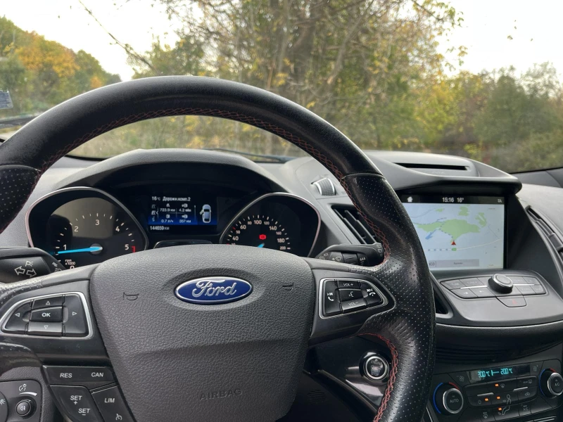 Ford Kuga st-line, 1.5 tdci, снимка 9 - Автомобили и джипове - 52187382