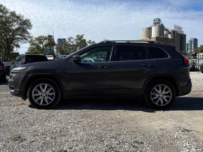 Jeep Cherokee * Limited * CARFAX * БЕЗ ПЪРВОНАЧАЛНА ВНОСКА, снимка 2 - Автомобили и джипове - 52825430