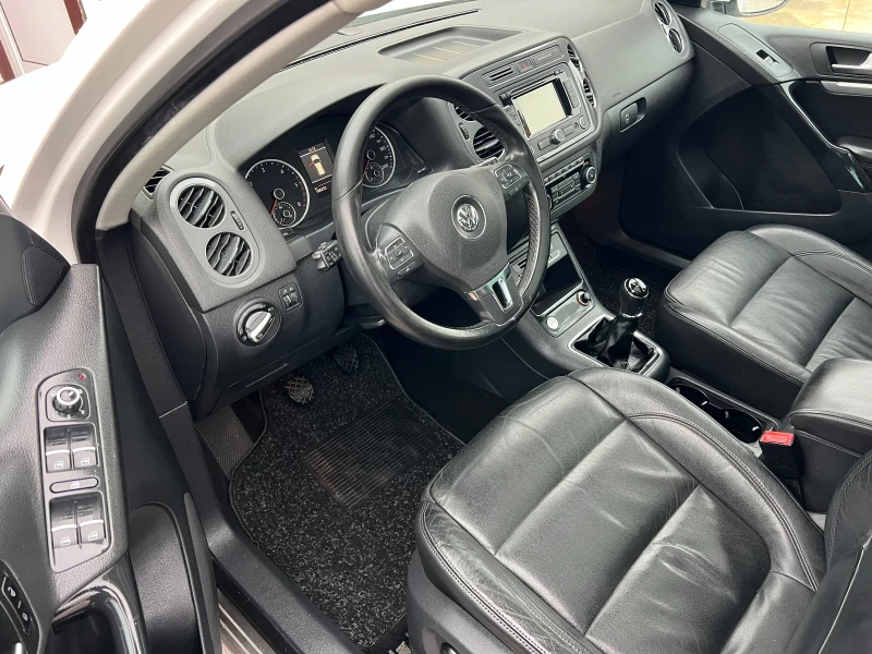 VW Tiguan 2.0TDI* PANORAMA* 6sk* MULTI VOLAN* PODGREV* NAVI, снимка 4 - Автомобили и джипове - 52892217