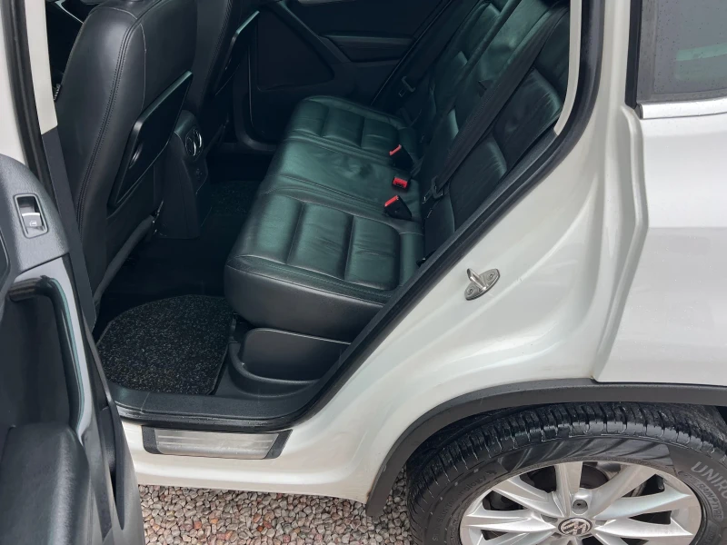 VW Tiguan 2.0TDI* PANORAMA* 6sk* MULTI VOLAN* PODGREV* NAVI, снимка 14 - Автомобили и джипове - 52892217