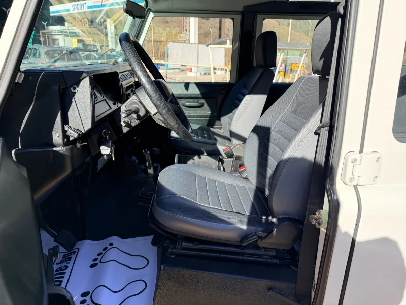 Land Rover Defender 110* Td5* ДДС* 9-местен* Регистриран* , снимка 7 - Автомобили и джипове - 53224042