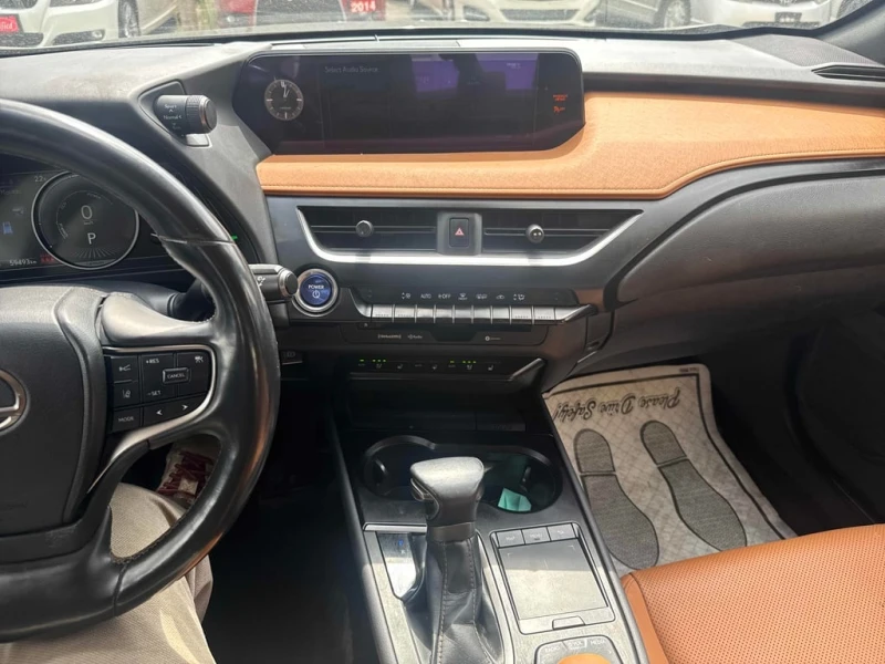 Lexus UX * 250h Luxury CVT * CARFAX * ХЕДЪП* ОБДУХВАНЕ, снимка 9 - Автомобили и джипове - 53466492
