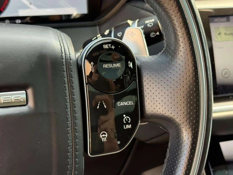 Land Rover Range Rover Velar * R Dynamic HSE NAVI| SUNROOF| BLUETOOTH * CARFAX , снимка 16 - Автомобили и джипове - 53524454
