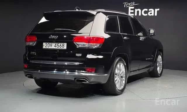 Jeep Grand cherokee 3.0 Diesel Summit, снимка 4 - Автомобили и джипове - 55929908