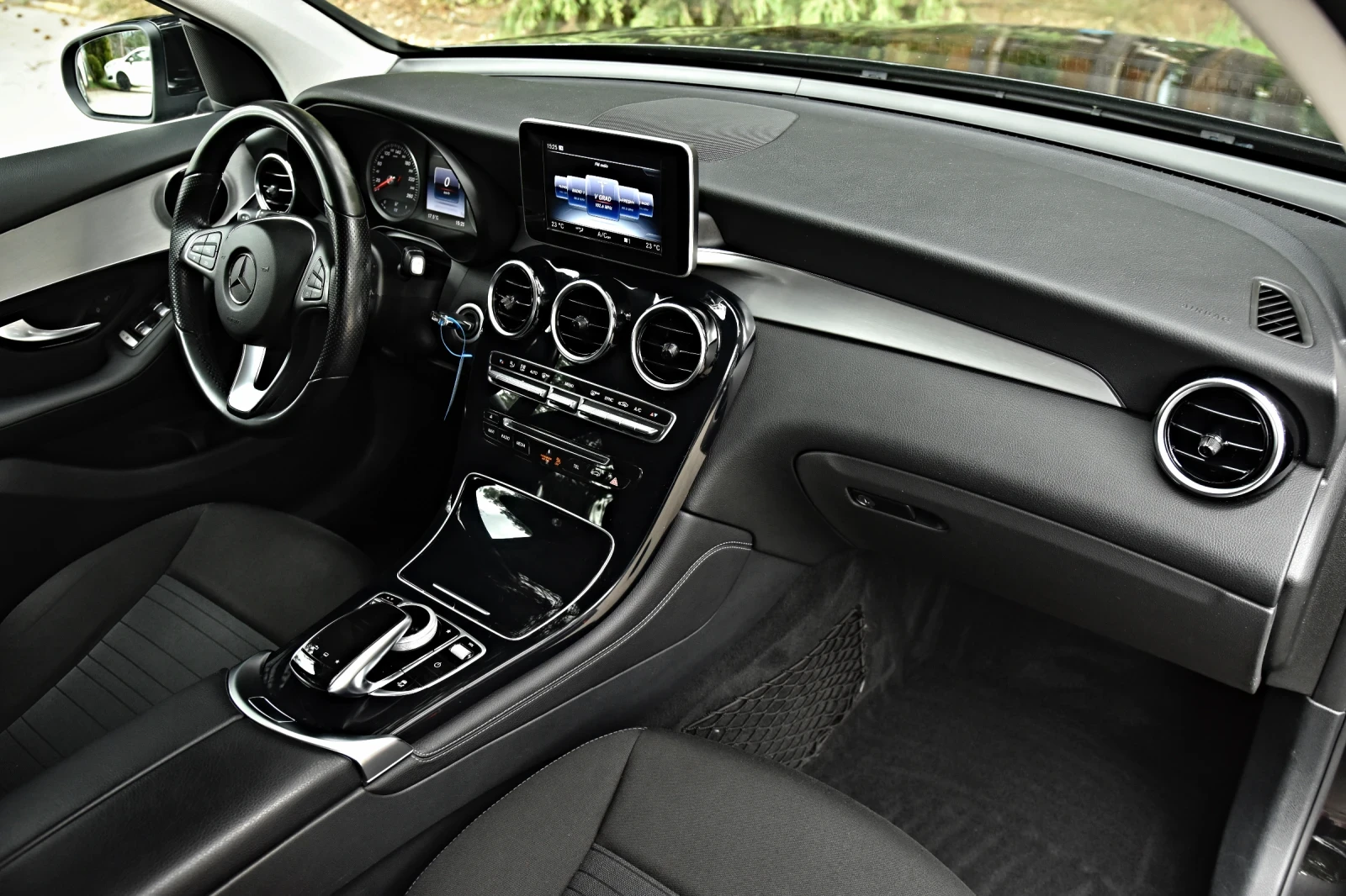 Mercedes-Benz GLC 250 AMG Line 4 matic - изображение 9