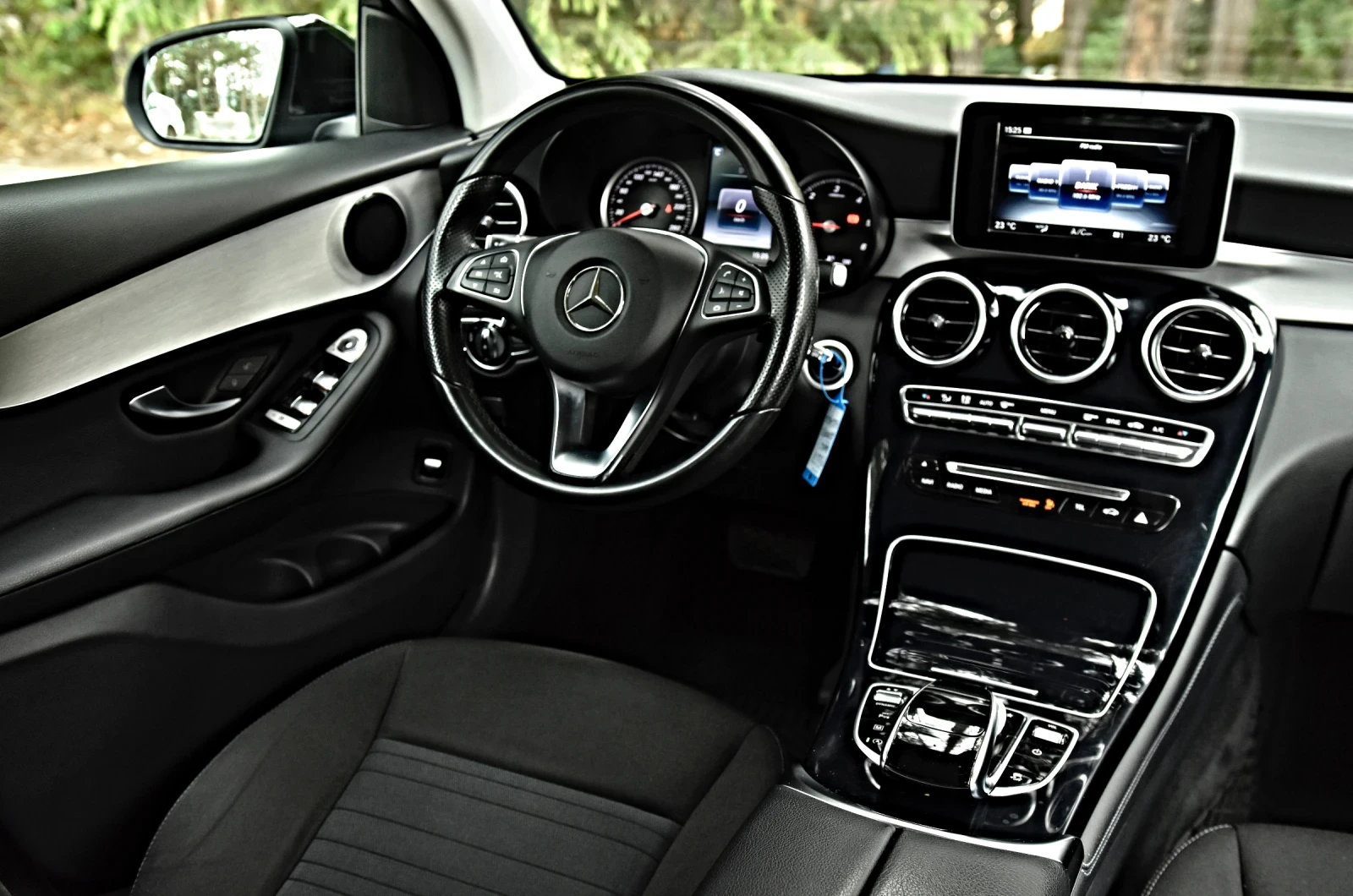 Mercedes-Benz GLC 250 AMG Line 4 matic - изображение 10