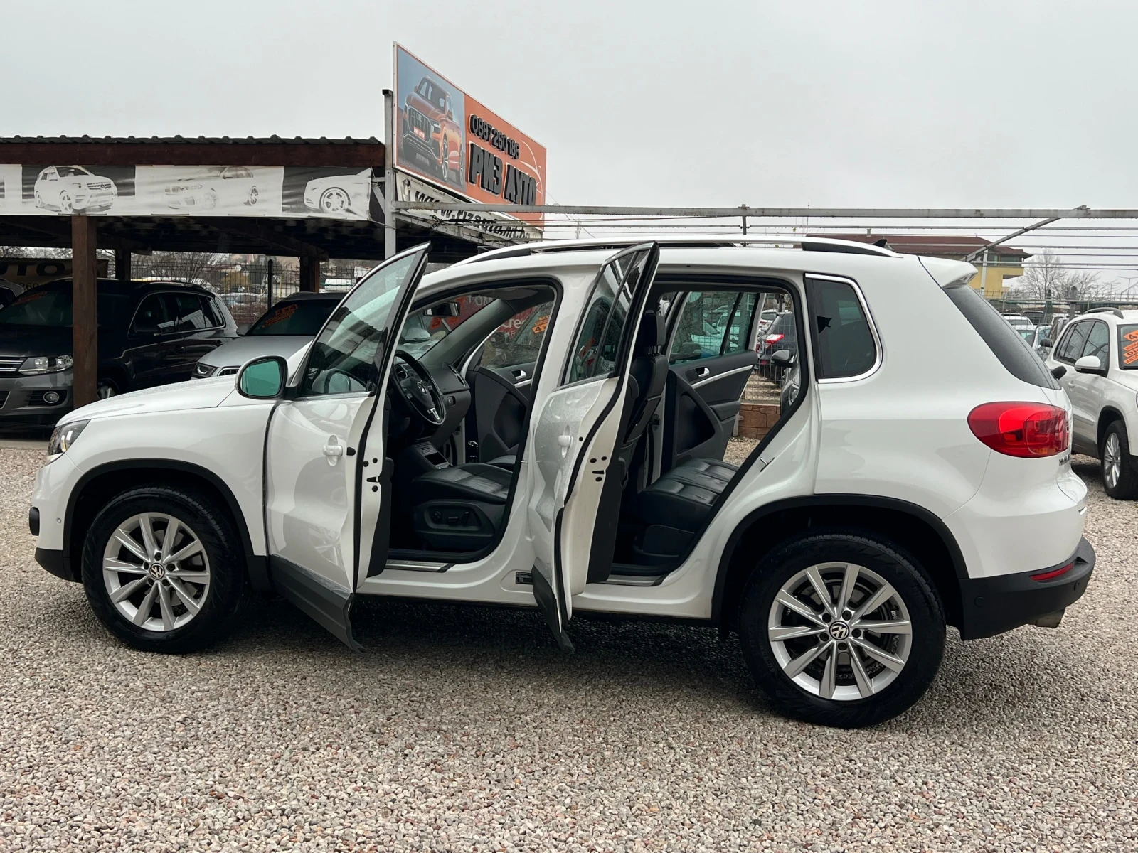 VW Tiguan 2.0TDI* PANORAMA* 6sk* MULTI VOLAN* PODGREV* NAVI | Mobile.bg � ����������� 13