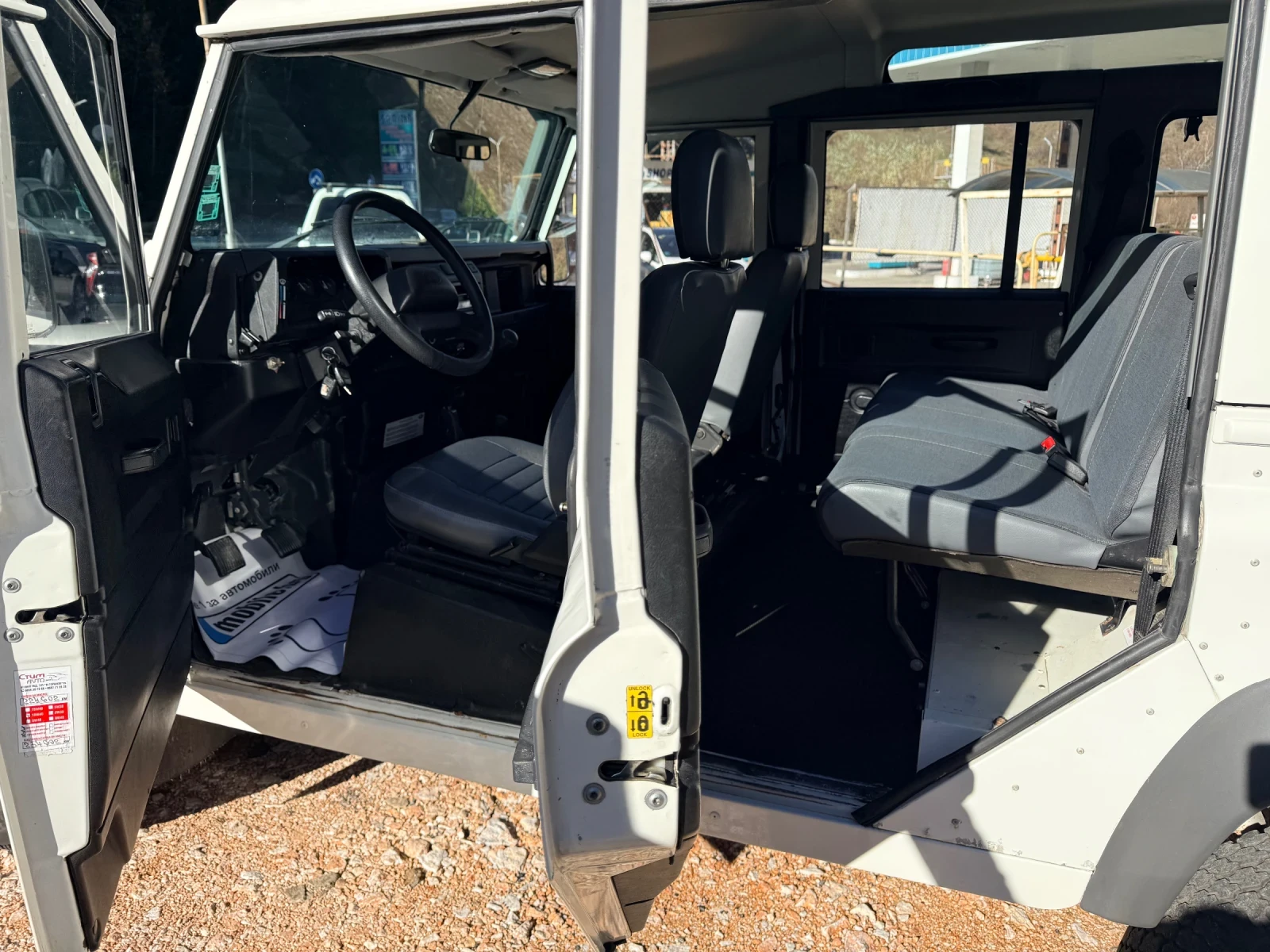 Land Rover Defender 110* Td5* ДДС* 9-местен* Регистриран*  - изображение 6