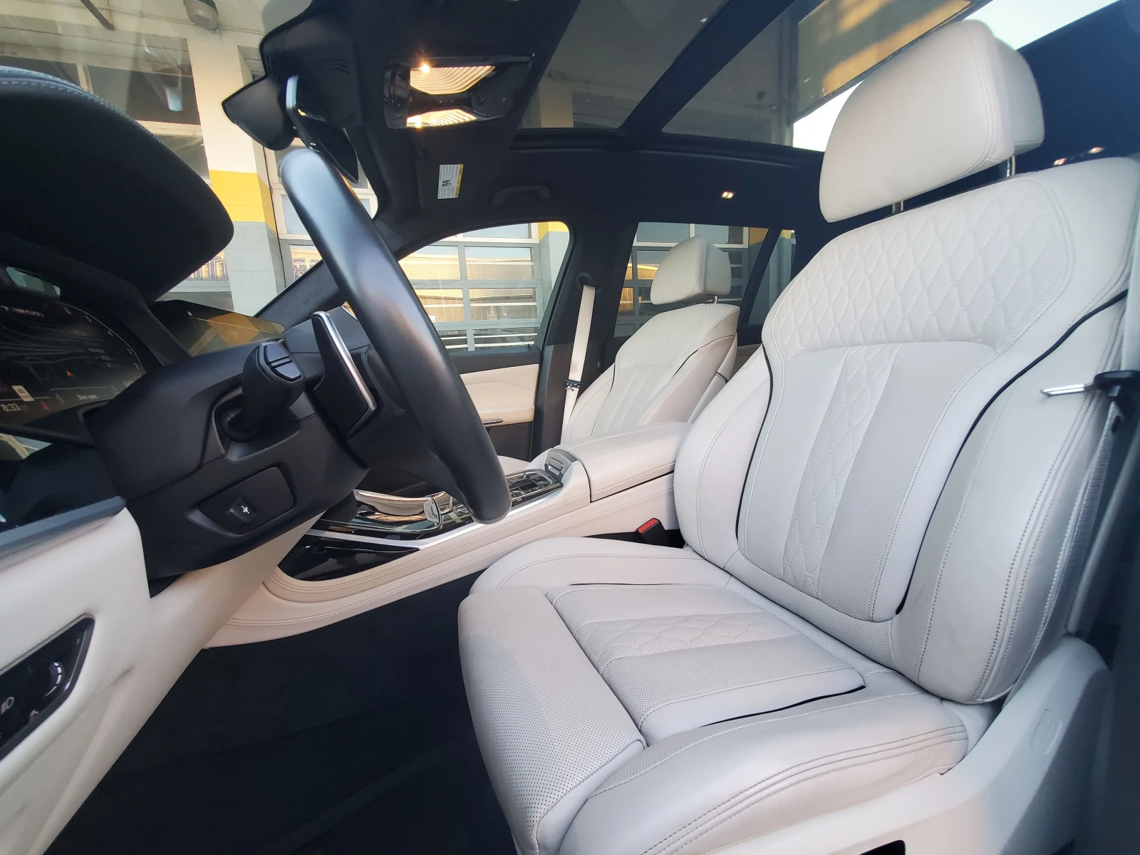 BMW X7 * M50i * CARFAX * PANO * KEYLESS *  - изображение 5