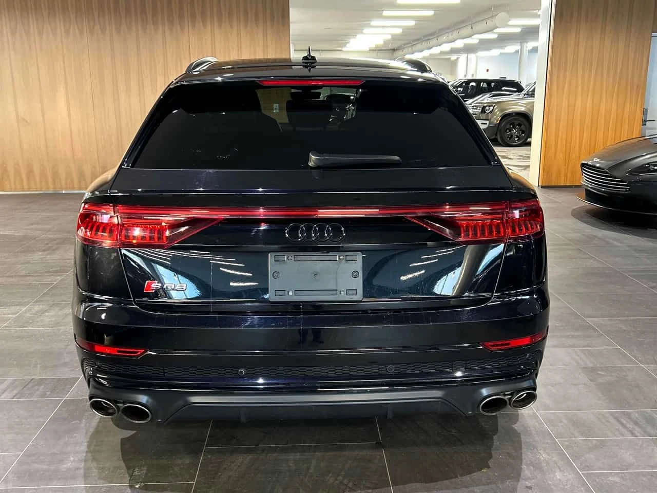 Audi SQ8 * 4.0 TFSI quattro * CARFAX * ЦЕНА ДО БГ - изображение 4