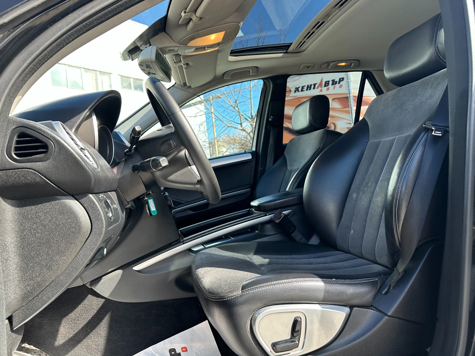 Mercedes-Benz ML 320  - изображение 8