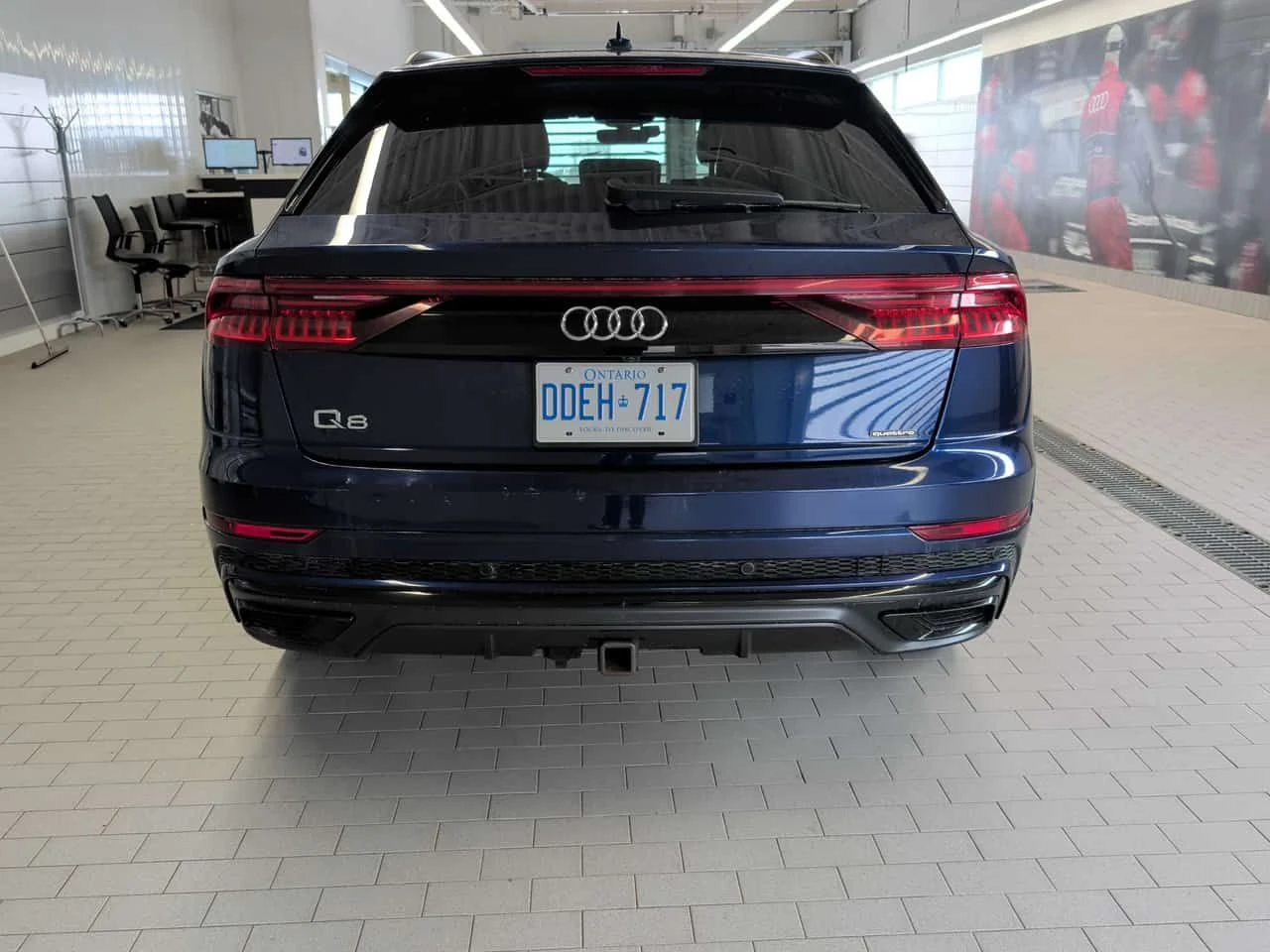 Audi Q8 Technik/CARFAX/DIS/360/PANO/ОБДУХВАНЕ, снимка 5 - Автомобили и джипове - 53929667