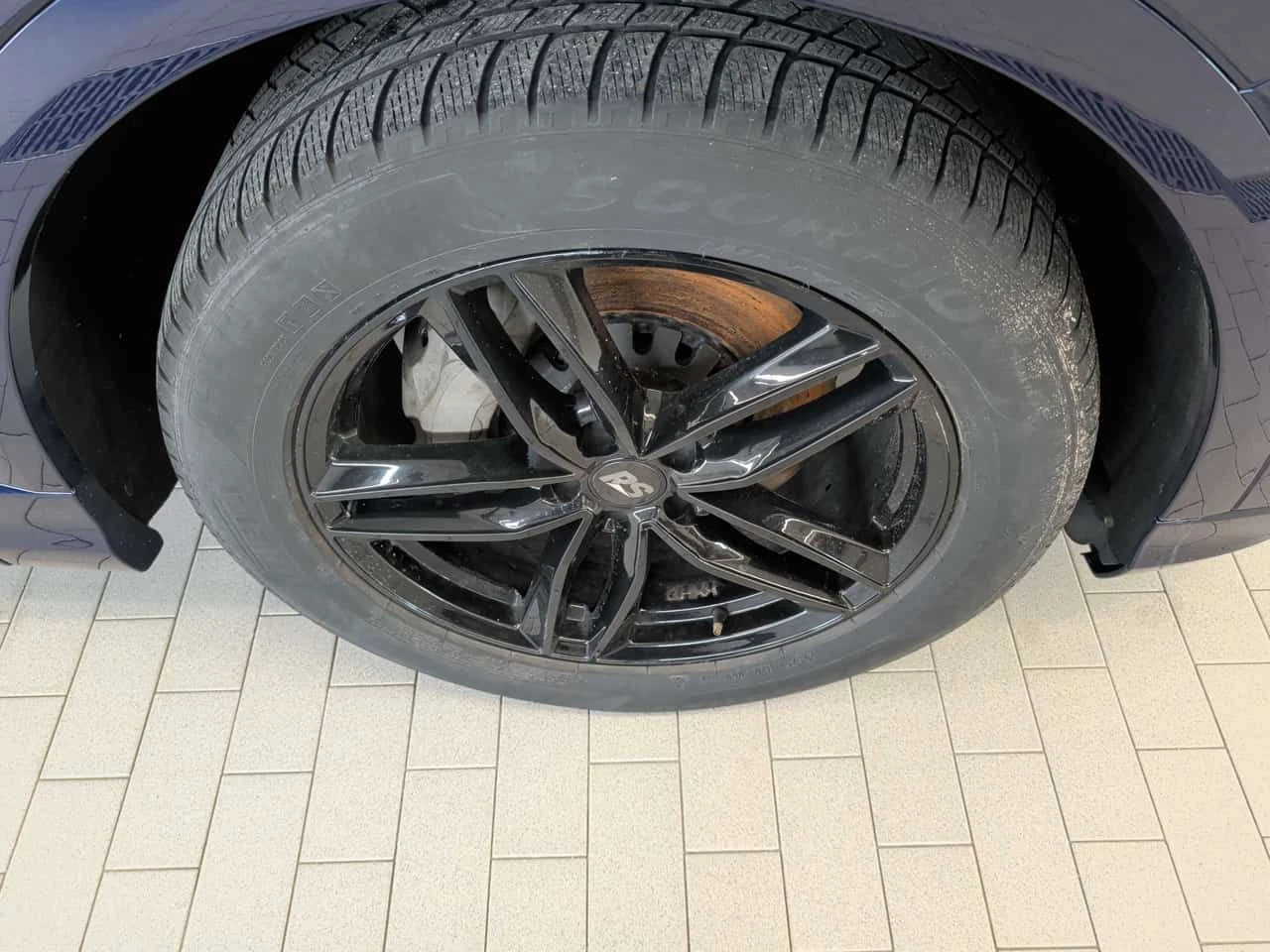 Audi Q8 Technik/CARFAX/DIS/360/PANO/ОБДУХВАНЕ, снимка 6 - Автомобили и джипове - 53929667