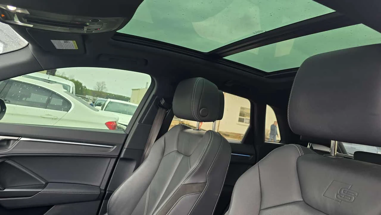 Audi Q3 * Progressiv * S-LINE* ПАНОРАМА* ПОДГРЕВ* , снимка 10 - Автомобили и джипове - 54224616