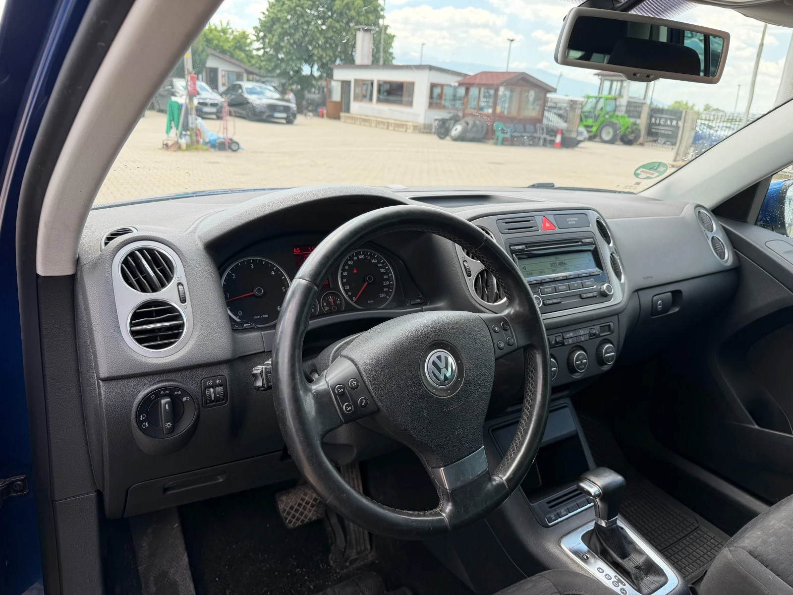 VW Tiguan 2.0TDI 4MOTION AVTOMAT EURO 4, снимка 11 - Автомобили и джипове - 54679607