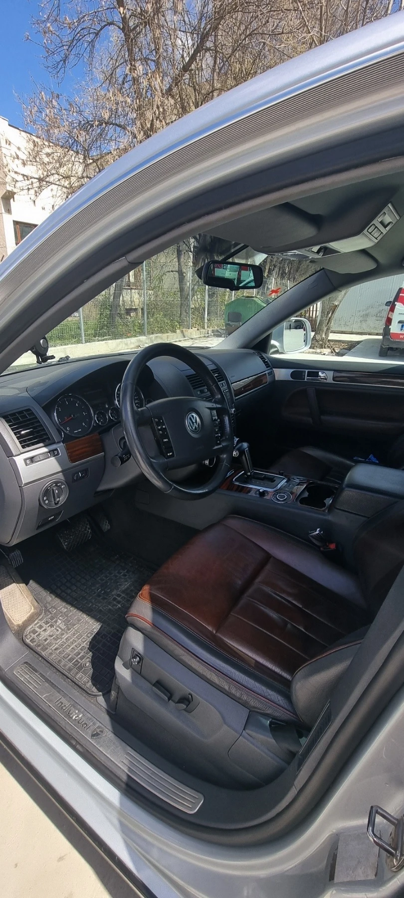 VW Touareg 3.0-TDI-INDIVIDUAL-FULL ЕКСТРИ, снимка 7 - Автомобили и джипове - 55450654