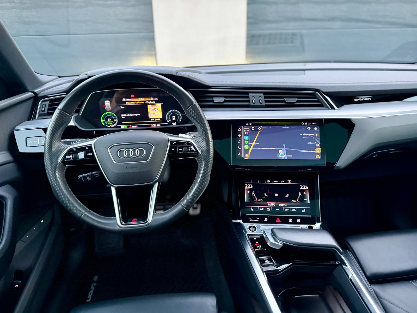 Audi Q8 e-tron 55 quattro S line, снимка 15 - Автомобили и джипове - 55993787