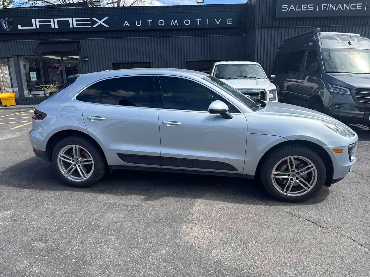 Porsche Macan * S * CARFAX * ОПЦИЯ ЗА ФИНАНСИРАНЕ , снимка 3 - Автомобили и джипове - 56161532