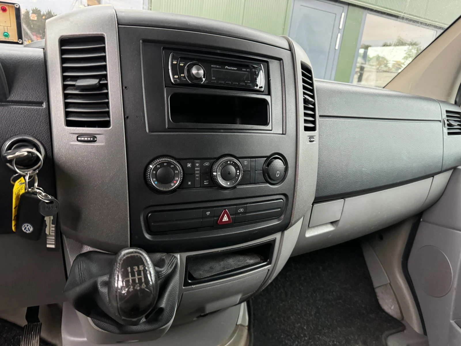 VW Crafter Автовишка 11метра 2.5TD? КЛИМА - изображение 10