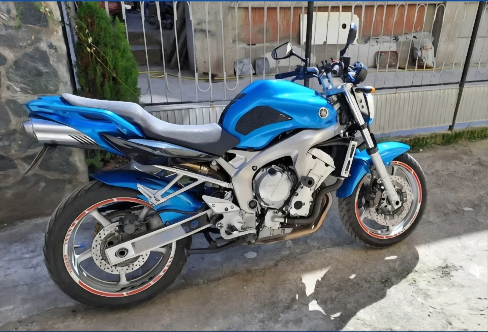Yamaha FZ6