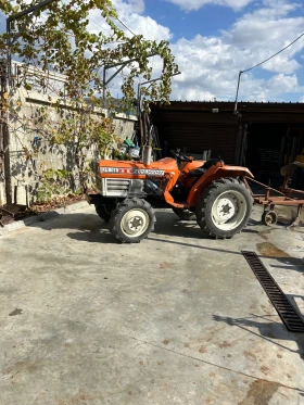 Трактор Kubota, снимка 1