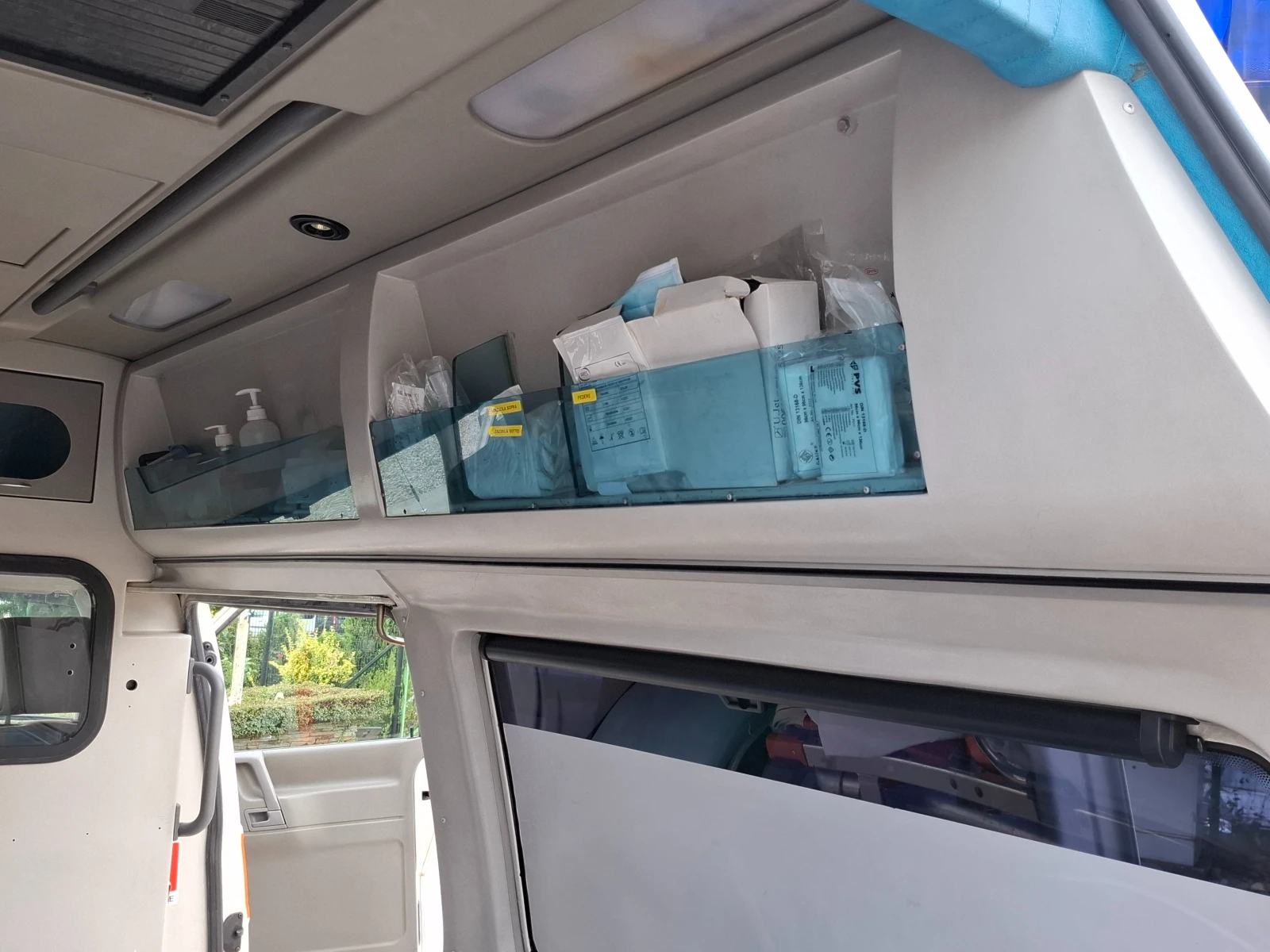 Кемпер VW Transporter 2.5TDI/Климатик, снимка 13 - Каравани и кемпери - 55145286