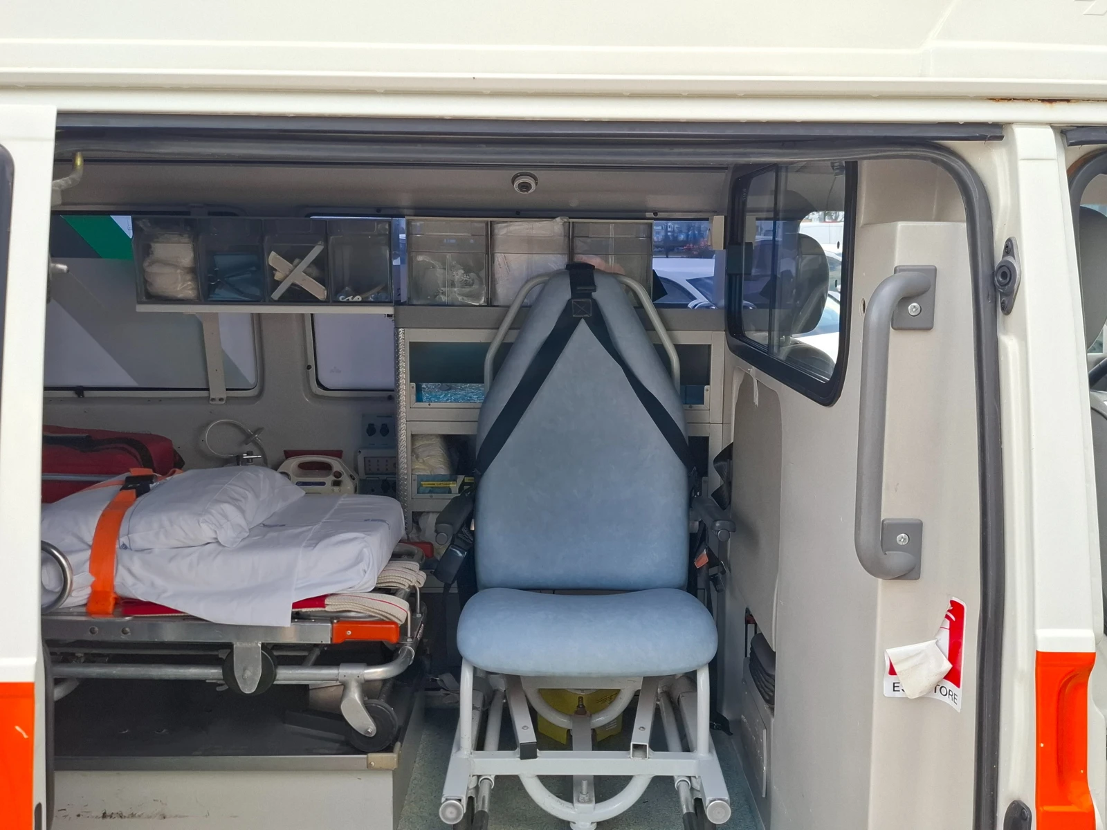 Кемпер VW Transporter 2.5TDI/Климатик, снимка 10 - Каравани и кемпери - 55145286