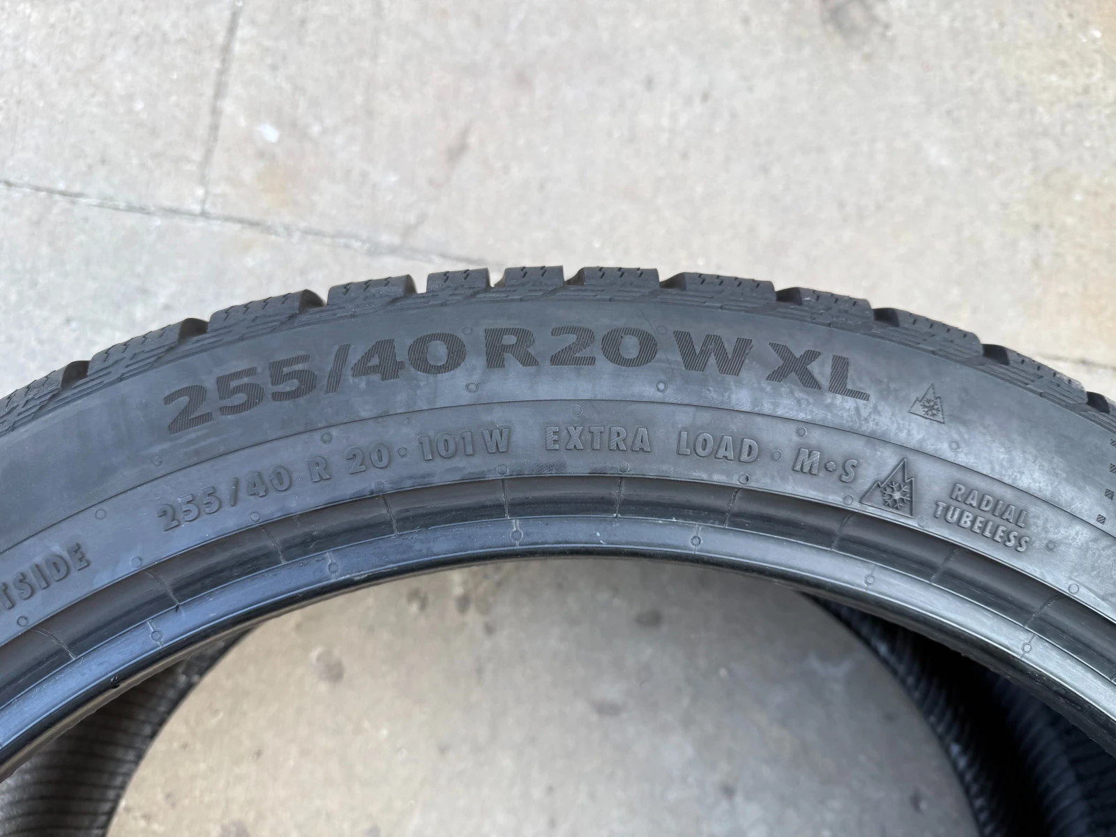 Гуми Зимни 255/40R20, снимка 6 - Гуми и джанти - 55832838
