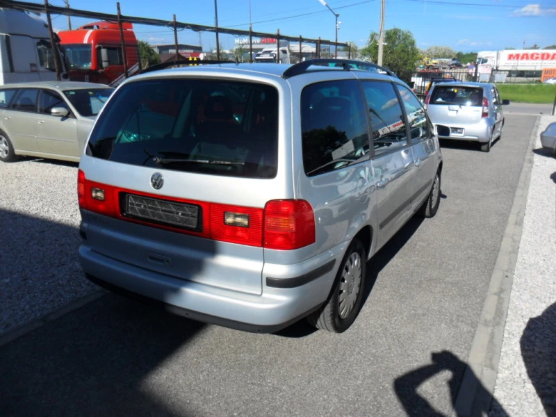 VW Sharan 2.8i AVTOMAT, снимка 6 - Автомобили и джипове - 45696009